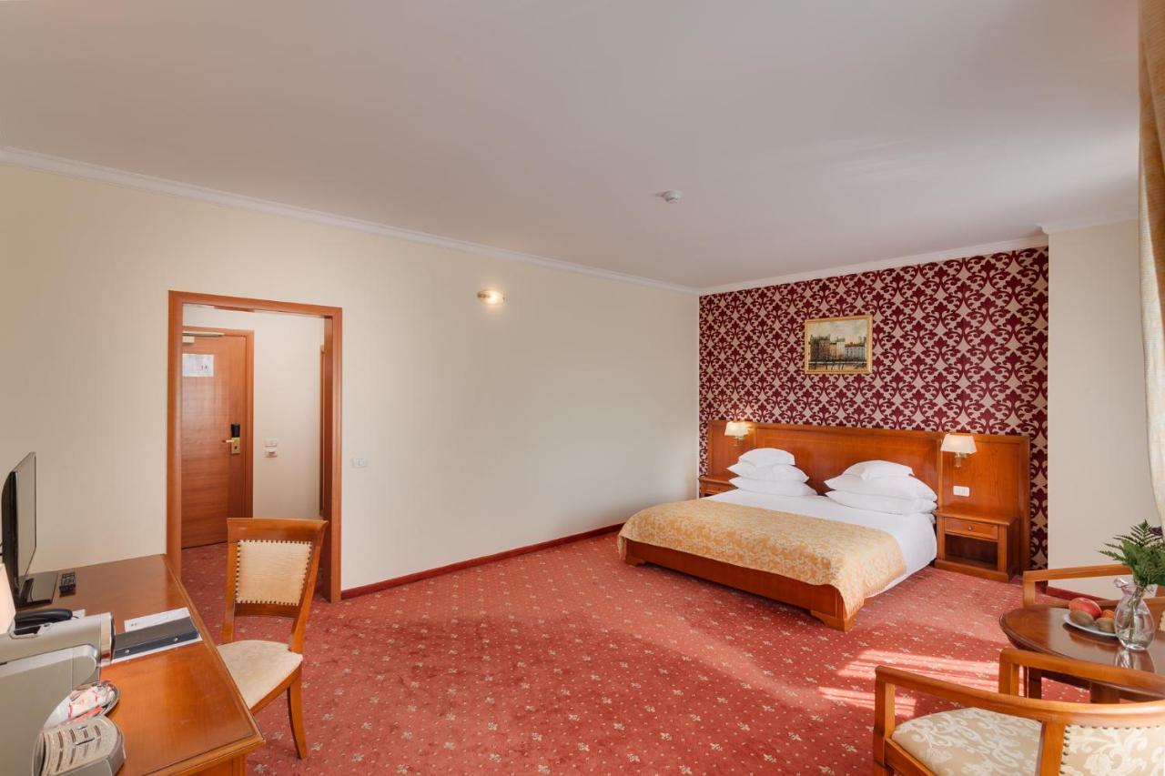 Hotel Opera Plaza Cluj-Napoca Exterior foto