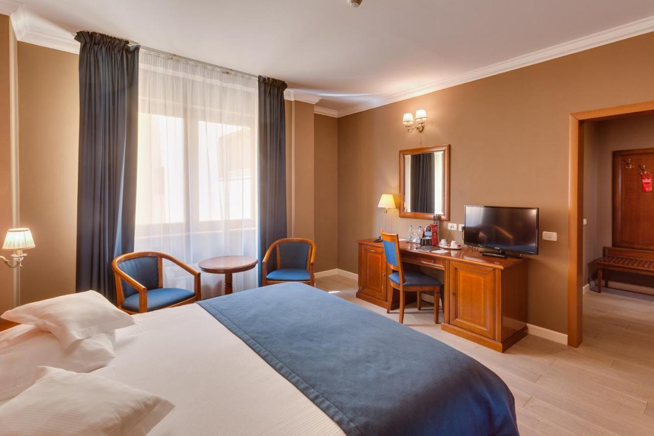 Hotel Opera Plaza Cluj-Napoca Exterior foto